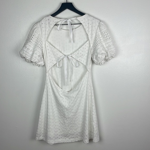 NWT Free People Eyelet puffed sleeved white dress - Picture 2 of 4
